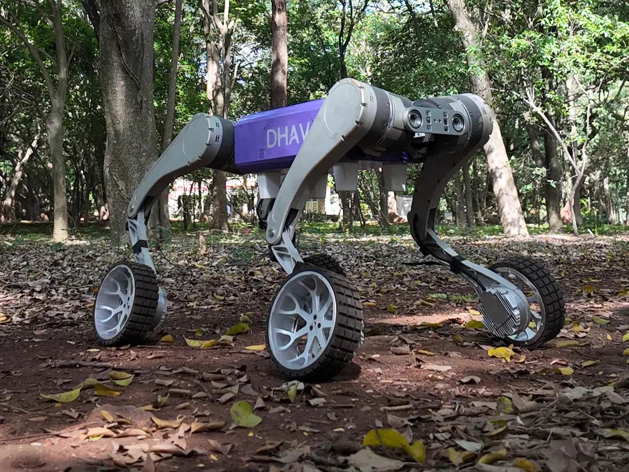 DHAV-Hy head module and sensor housing close-up on forest ground